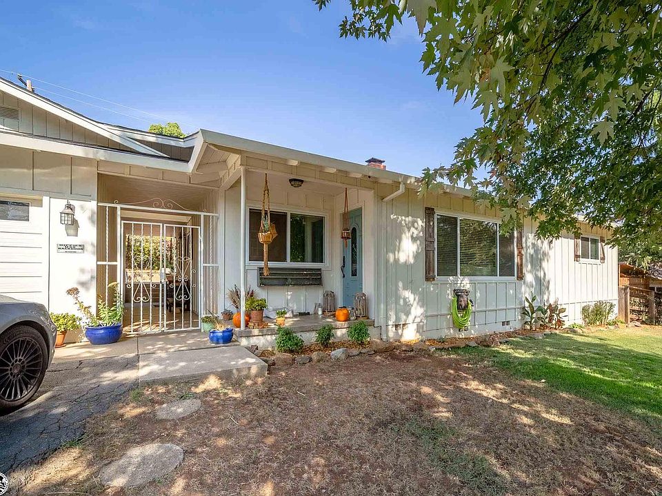 1st image of 20376 Eureka Dr