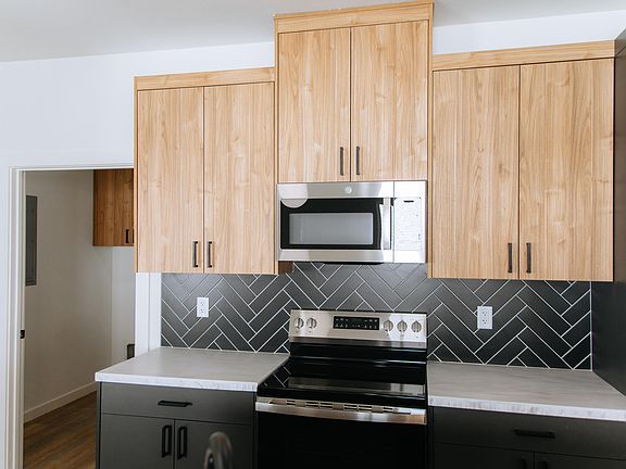 4th image of 2625 N Prospect Avenue