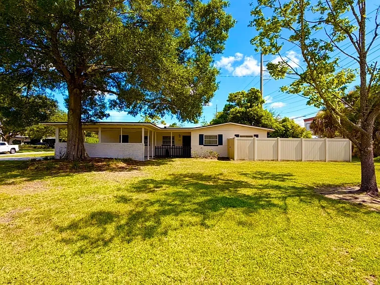 513 Balfour Dr — Photo 5