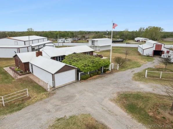 734 E Harrison St, Bristow, OK 74010