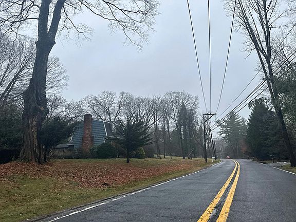 4th image of 288 E Saddle River Rd