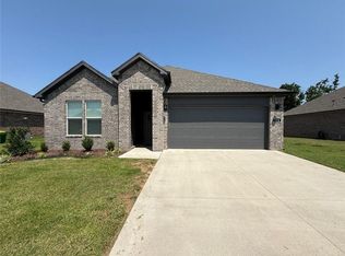 514 N Goose Xing, Farmington, AR 72730
