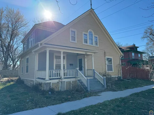 1011 SW 8th Ave, Topeka, KS 66606