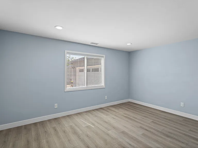 8996 Newport Ave — Photo 25