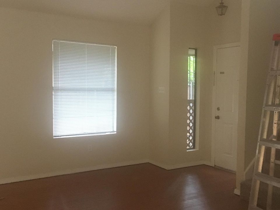 2nd image of 1711 Horseshoe Cir