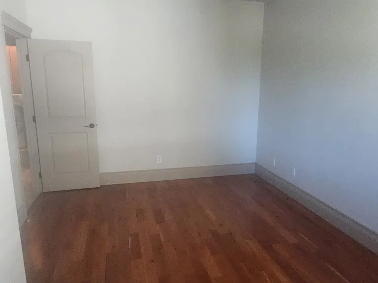 327 E Birch St — Photo 7