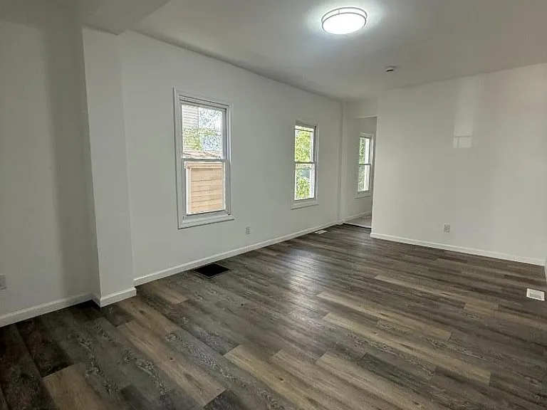 322 Court St #1 — Photo 5