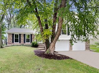 994 Barlina Rd, Crystal Lake, IL 60014