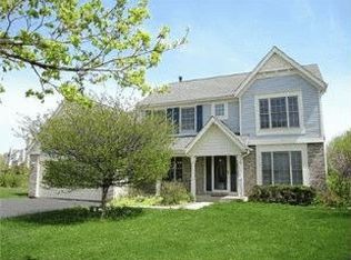 693 Sheridan Ct, Lake Zurich, IL
