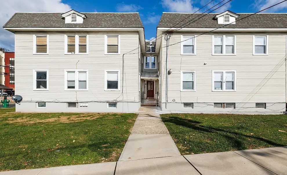 2 bed, $2,150 — Photo 2