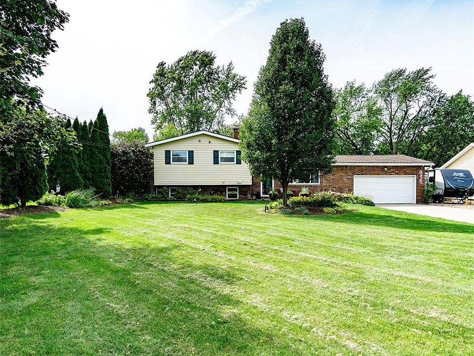 1st image of 16716 Park Lane Dr