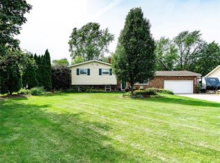 16716 Park Lane Dr, Strongsville, OH 44136