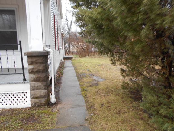 4th image of 117 Union St