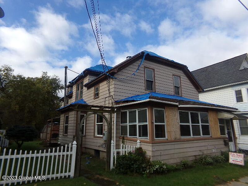 4th image of 32 Carmichael Street