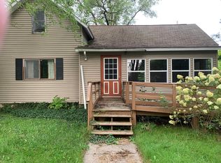 432 Pine St, Howard City, MI 49329