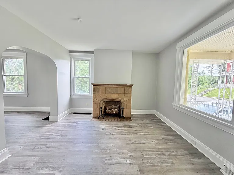 3139 Gaff Ave — Photo 3