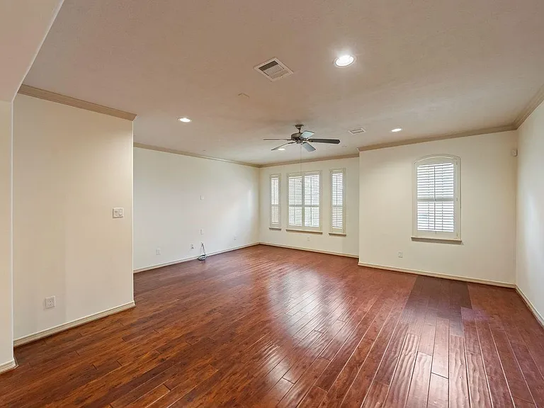 4018 Childress St — Photo 8