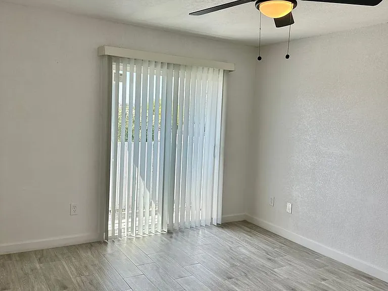 1504 E Indianola Ave — Photo 10