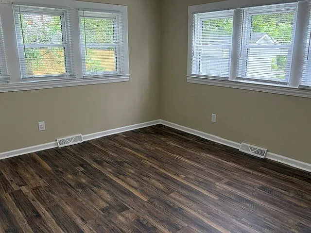 710 Westwood Dr — Photo 9