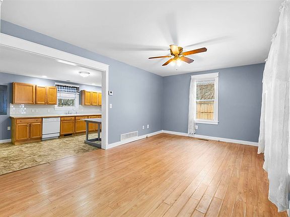 5th image of 105 5th St