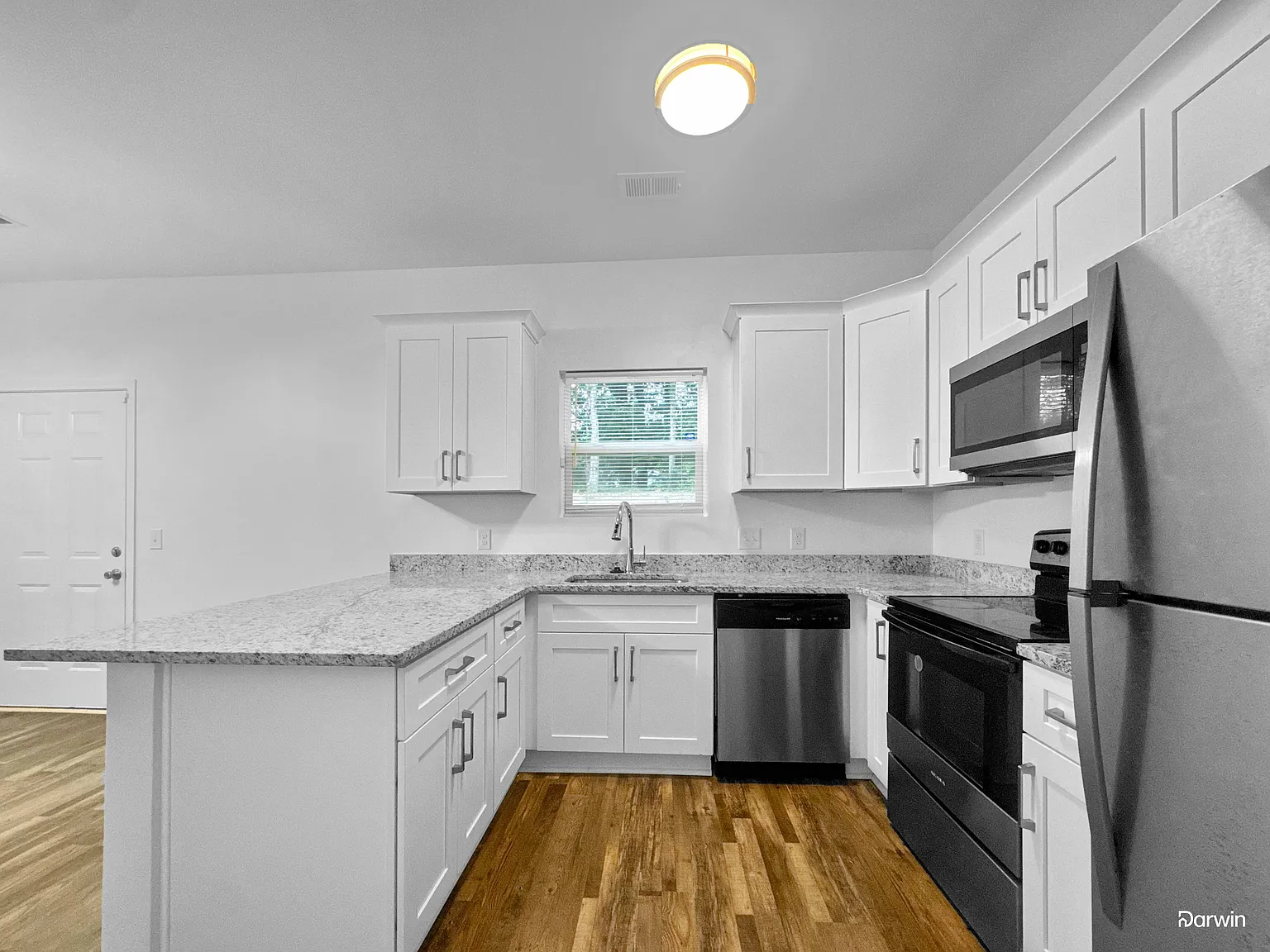 3 bed, 2.5 bath, 1351 sqft, $1,655 — Photo 4