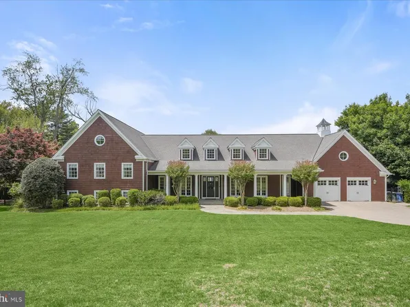 7506 Persimmon Tree Ln, Bethesda, MD 20817