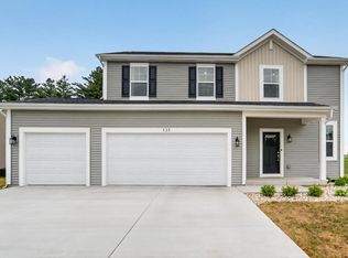 535 Arbor Ridge DRIVE, Delavan, WI 53115