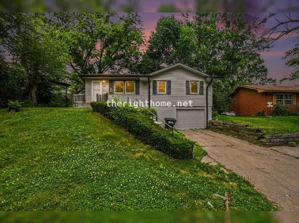 6929 N 64th St, Omaha, NE 68152