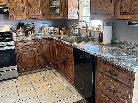 2nd image of 3012 N Hendricks St