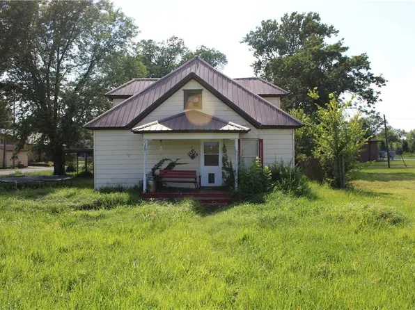 7398 SE 70th St, Riverton, KS 66770