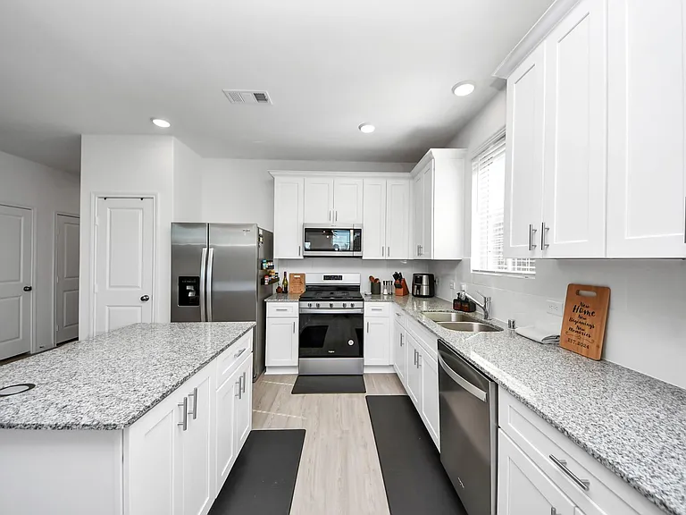 3113 Freiberger Ln — Photo 18