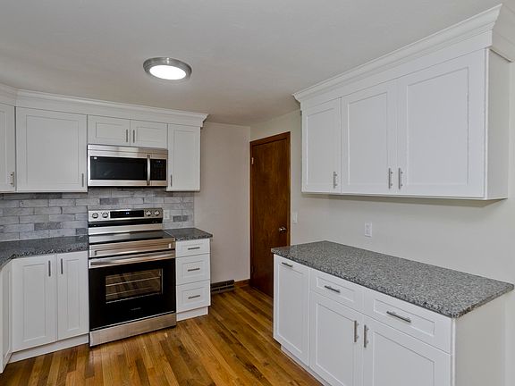 5th image of 11 Mountainview St