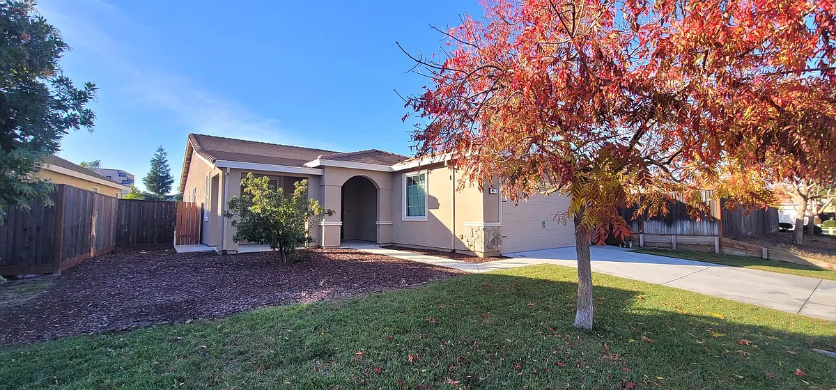 Building Photo - 1447 Orgullo Ln