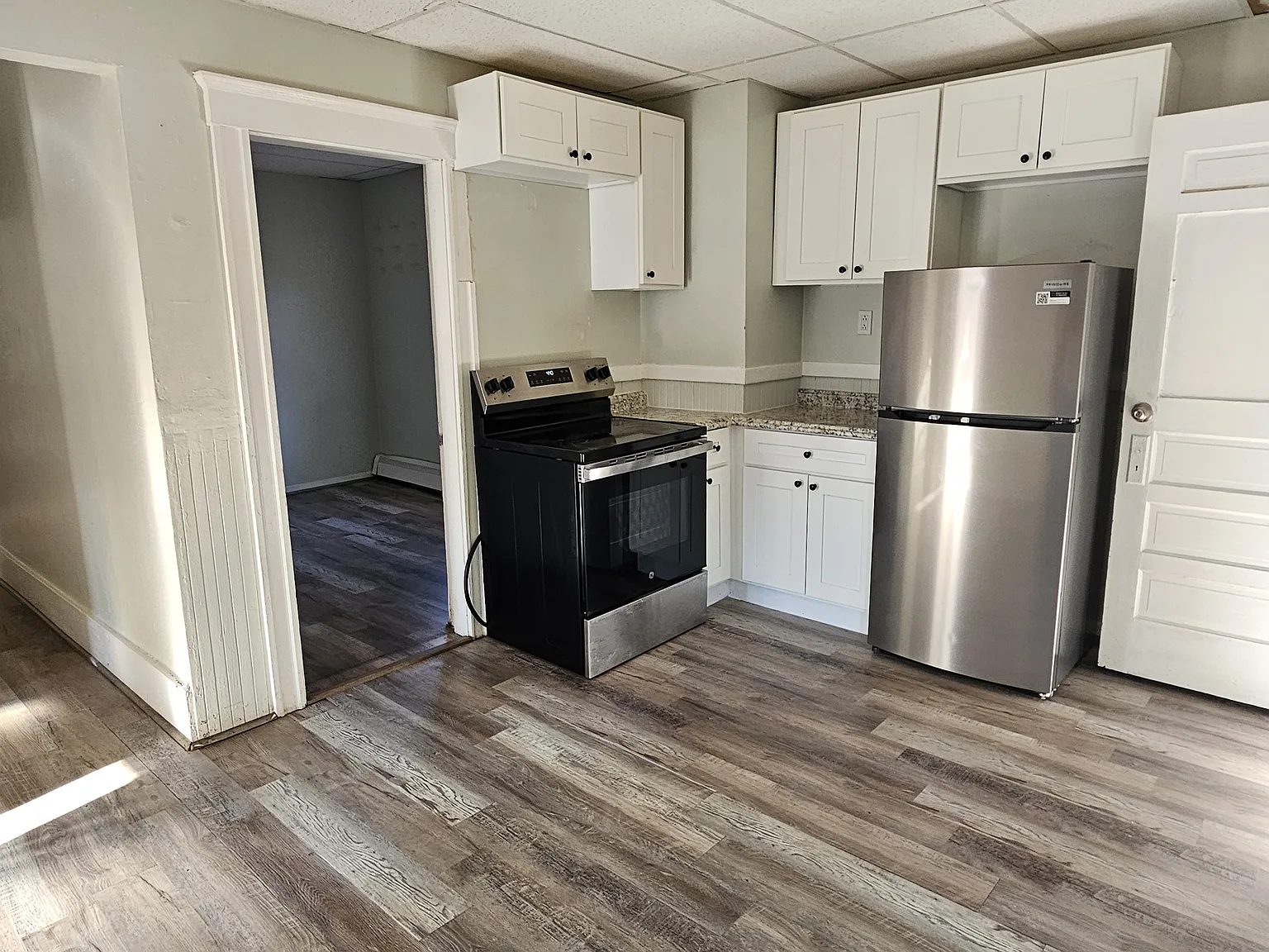 34 Alder St — Photo 3
