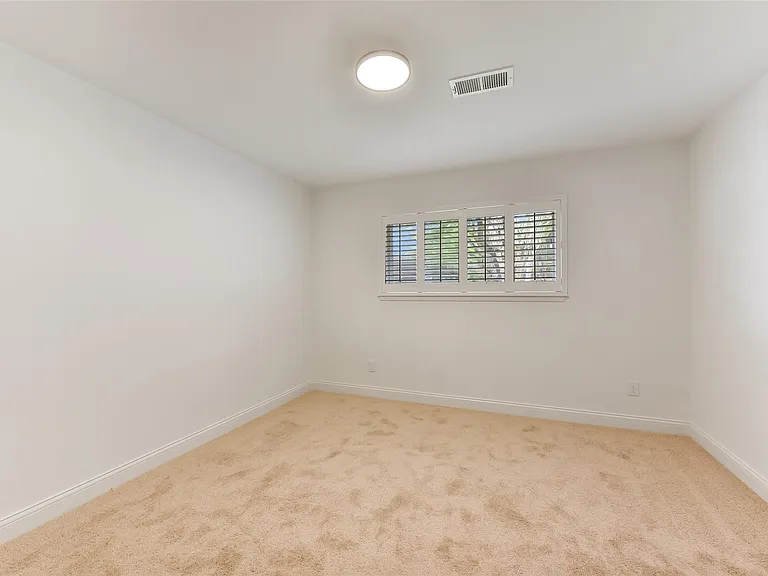 5946 Valkeith Dr — Photo 28