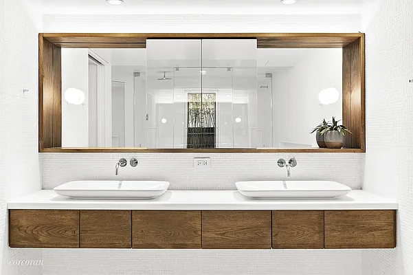 Sold by Corcoran | media 24