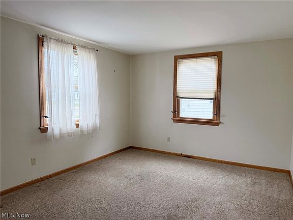 4th image of 832 S Valley Blvd NW