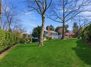 15 Bayard Avenue, Bayville, NY