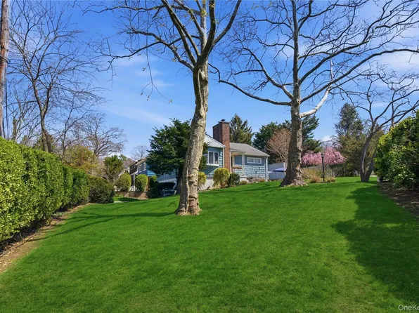 15 Bayard Avenue, Bayville, NY 11790