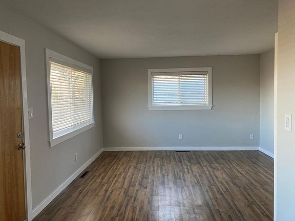 Spacious living room