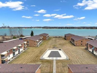 1900-E1 N River Rd #1, Marysville, MI, 48040