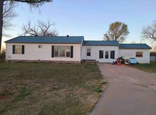 200 E Riddle Rd, Chickasha, OK 73018