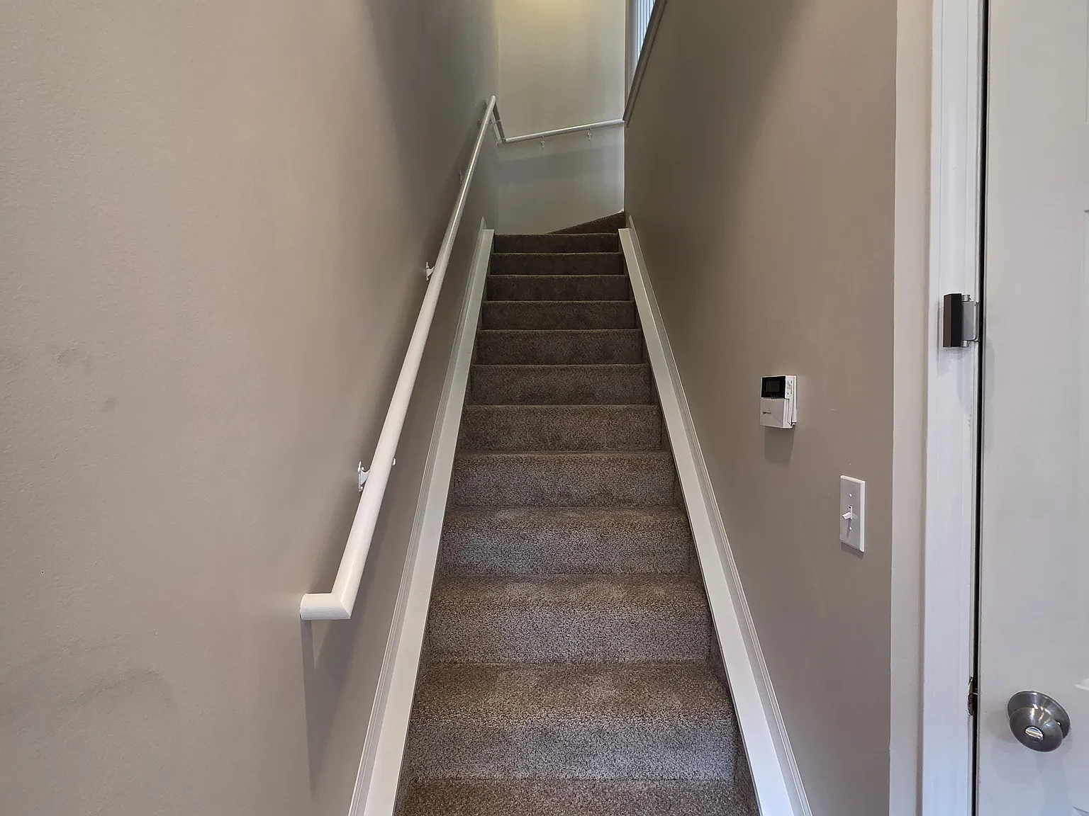 2 bed, 2.5 bath, 1971 sqft, $3,500 — Photo 3