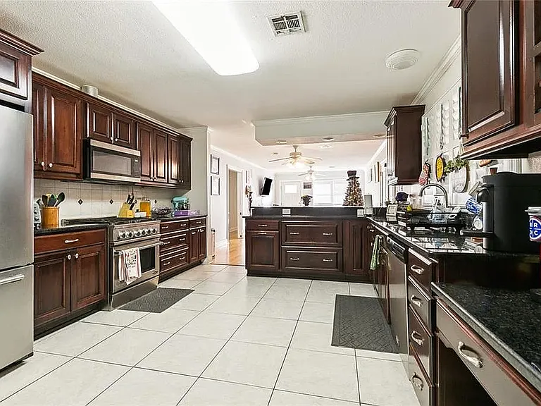 6958 Orleans Ave — Photo 8