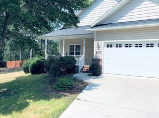 606 Seymour St, Aberdeen, NC 28315
