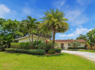 2050 Radnor Ct, North Palm Beach, FL 33408