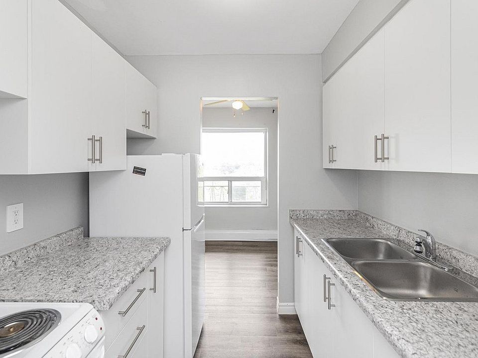 1st image of 2 Cherrywood Dr #1508043