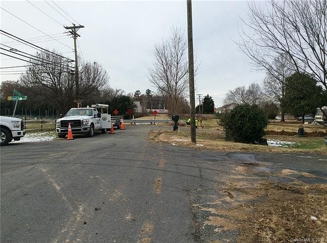 2nd image of 1701 Rocky River Rd