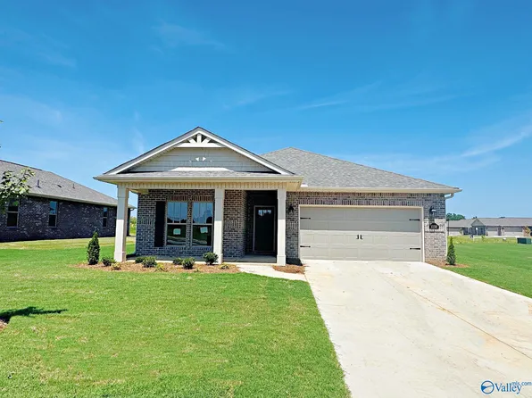 1050 Maplehurst St, Decatur, AL 35603