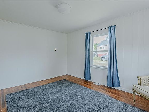 3rd image of 1326 Stonewall Ave
